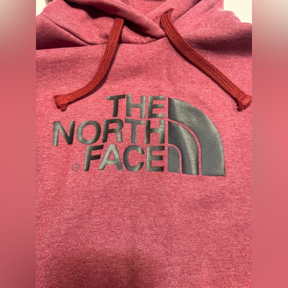 The North Face Men’s Pullover Hoodie Size Medium Red With Black Logo Sweatshirt - Picture 3 of 7